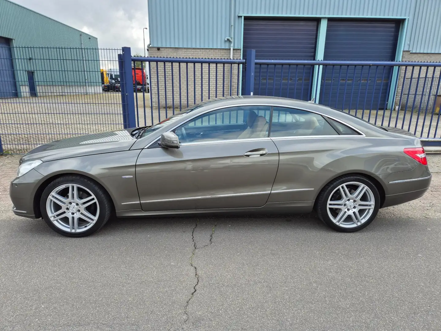 Mercedes-Benz E 200 Coupé CGI Avantgarde *184.932 KM*ZEER MOOI!! Beige - 2