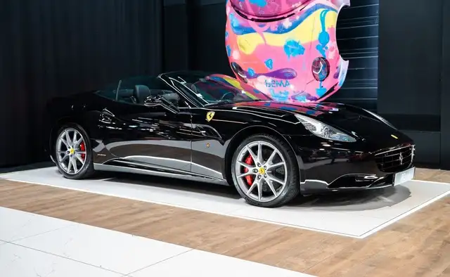 Ferrari California V8 4.3 490 CV I Sellerie Daytona Céramiques Carbone Ecussons