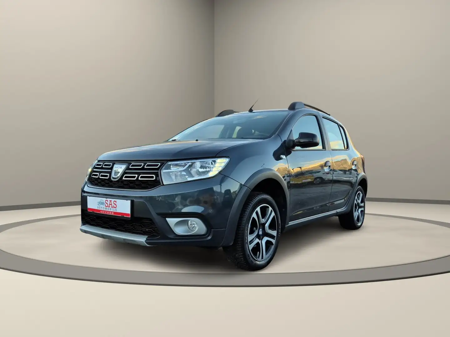 Dacia Sandero Sandero Stepway TCe 100 Stepway Grijs - 1