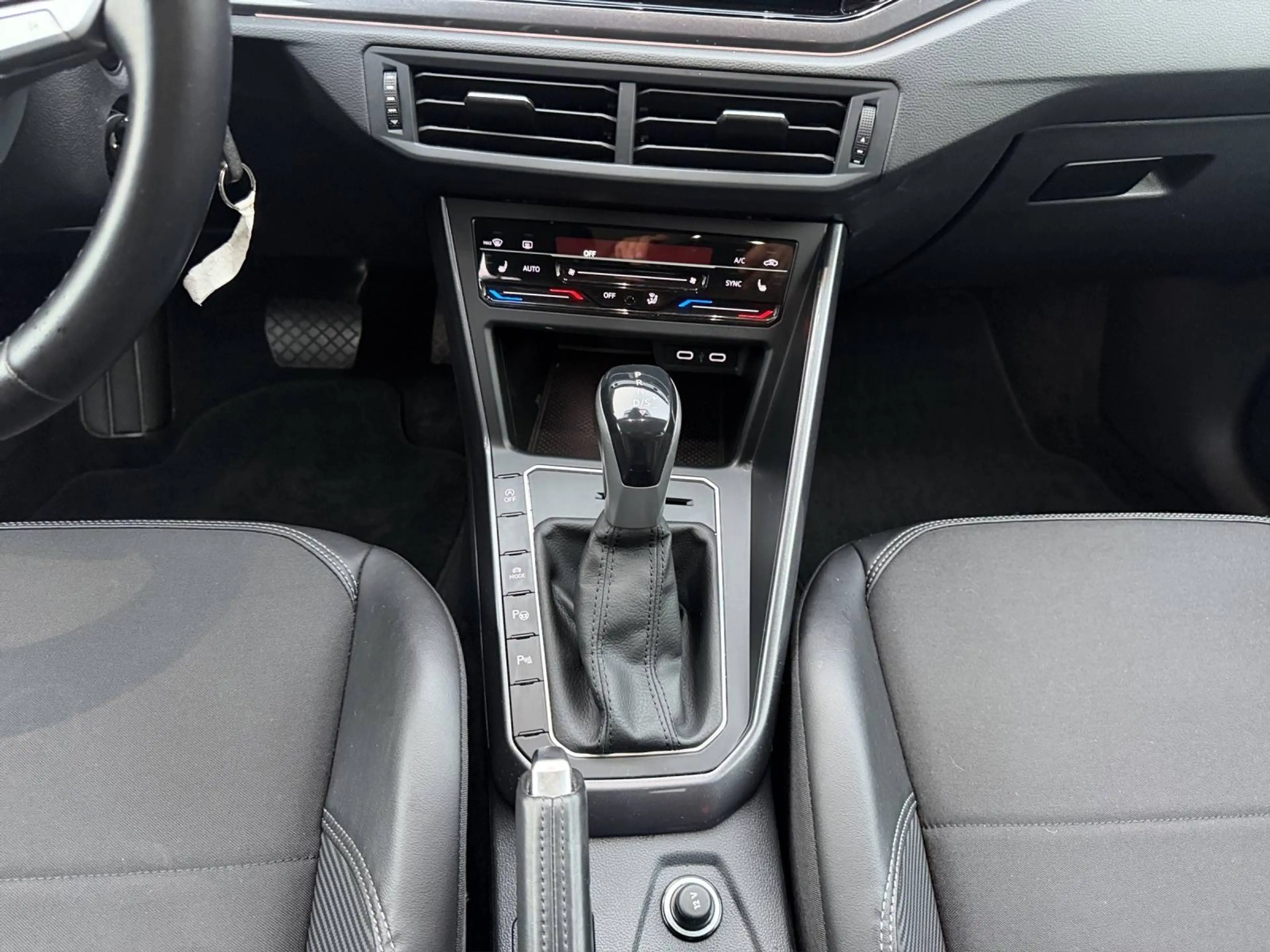 Volkswagen Taigo Style — photo 15