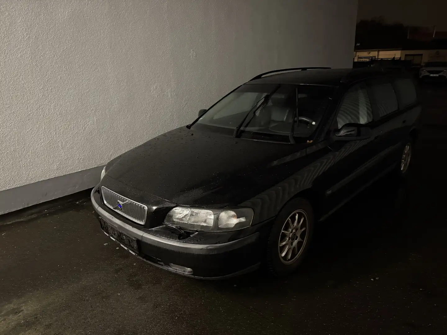 Volvo V70 2.5 Metropolitan - 1