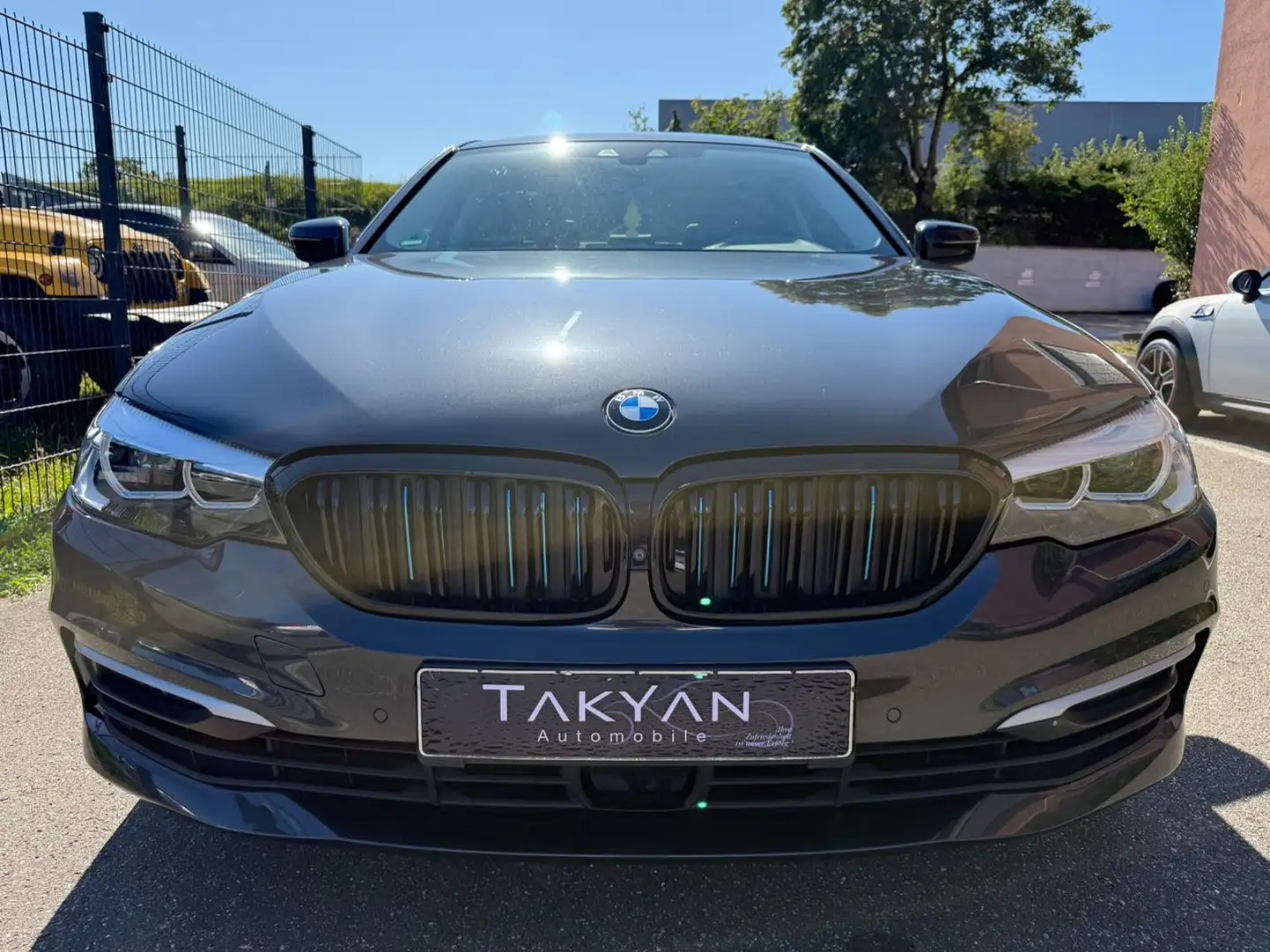 BMW 530 e LUXURY LINE IPerf. BMWGarantie05/2027 Gris - 2