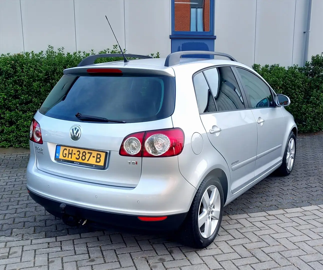 Volkswagen Golf Plus 1.4 TSI 90KW Sportline Grijs - 2