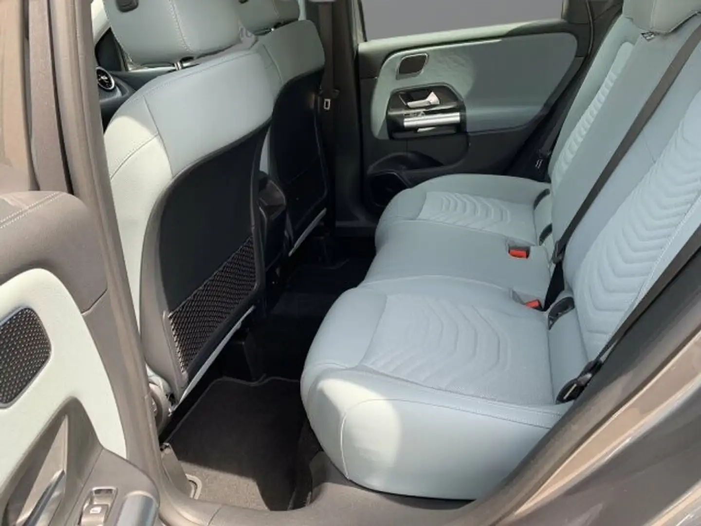 Mercedes-Benz B 180 Progressive +Wide+MBUX+LED+Navi+Cam+Burm Grijs - 2