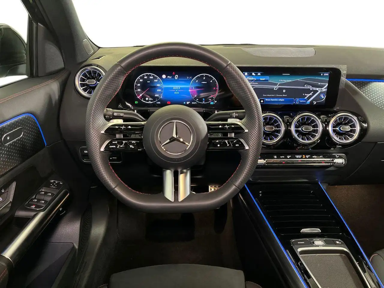 Mercedes-Benz GLA 2026 — фото 11