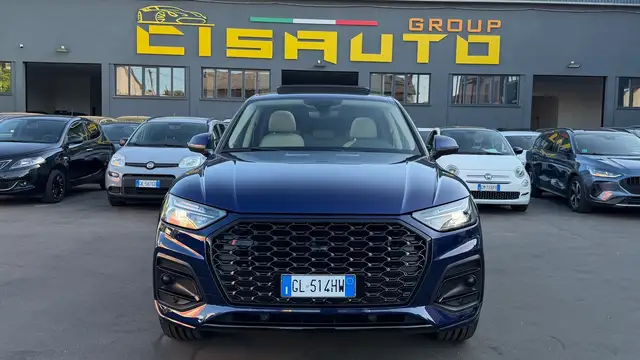 Audi Q5 view 2