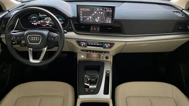 Audi Q5 view 10