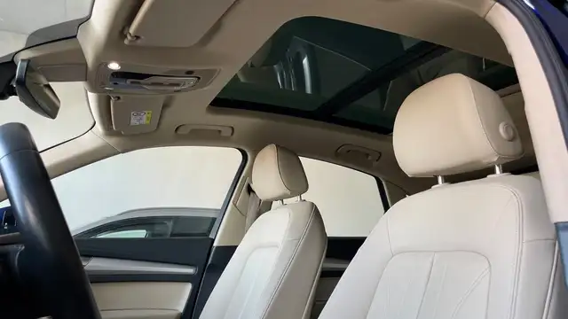 Audi Q5 view 12