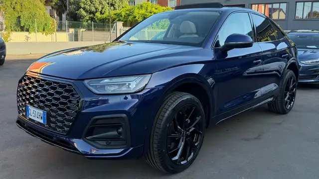 Audi Q5 view 3