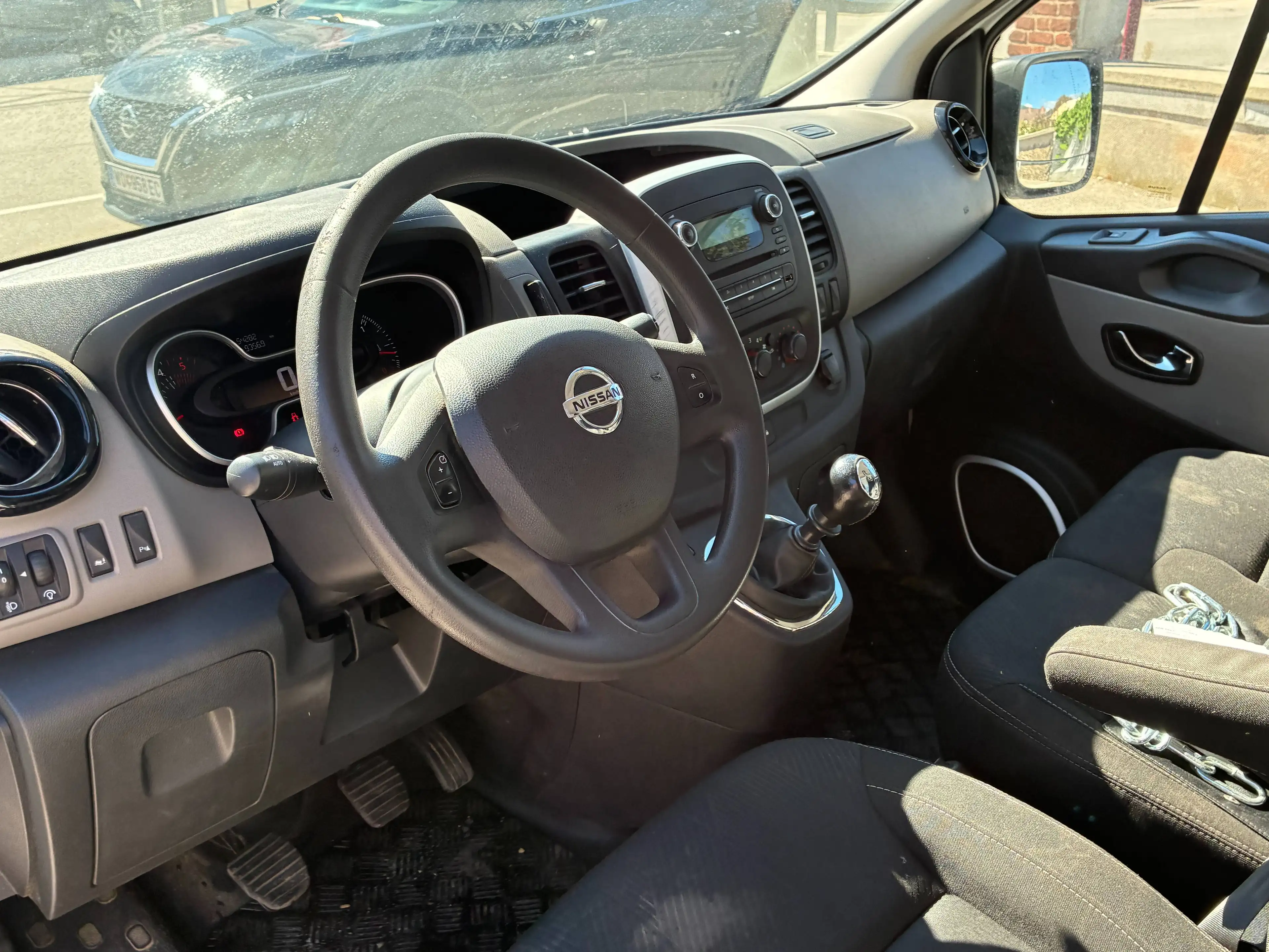 Nissan NV300 NV300 L2H1 2,9t dCi 120 Comfort — photo 11
