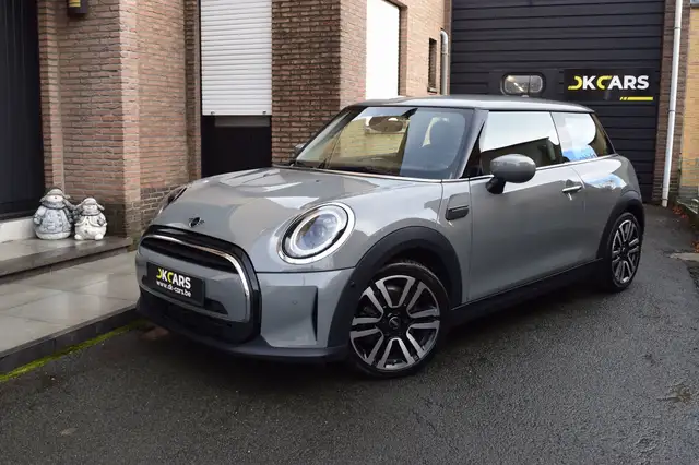 MINI Cooper 1.5i - NAVI / LED / CARPLAY / 1/2LEDER / 17" ALU