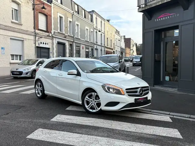 Mercedes-Benz A 200 200 DIESEL MOTEUR Finition SENSATION / CAMERA DE RECUL / CARPLAY