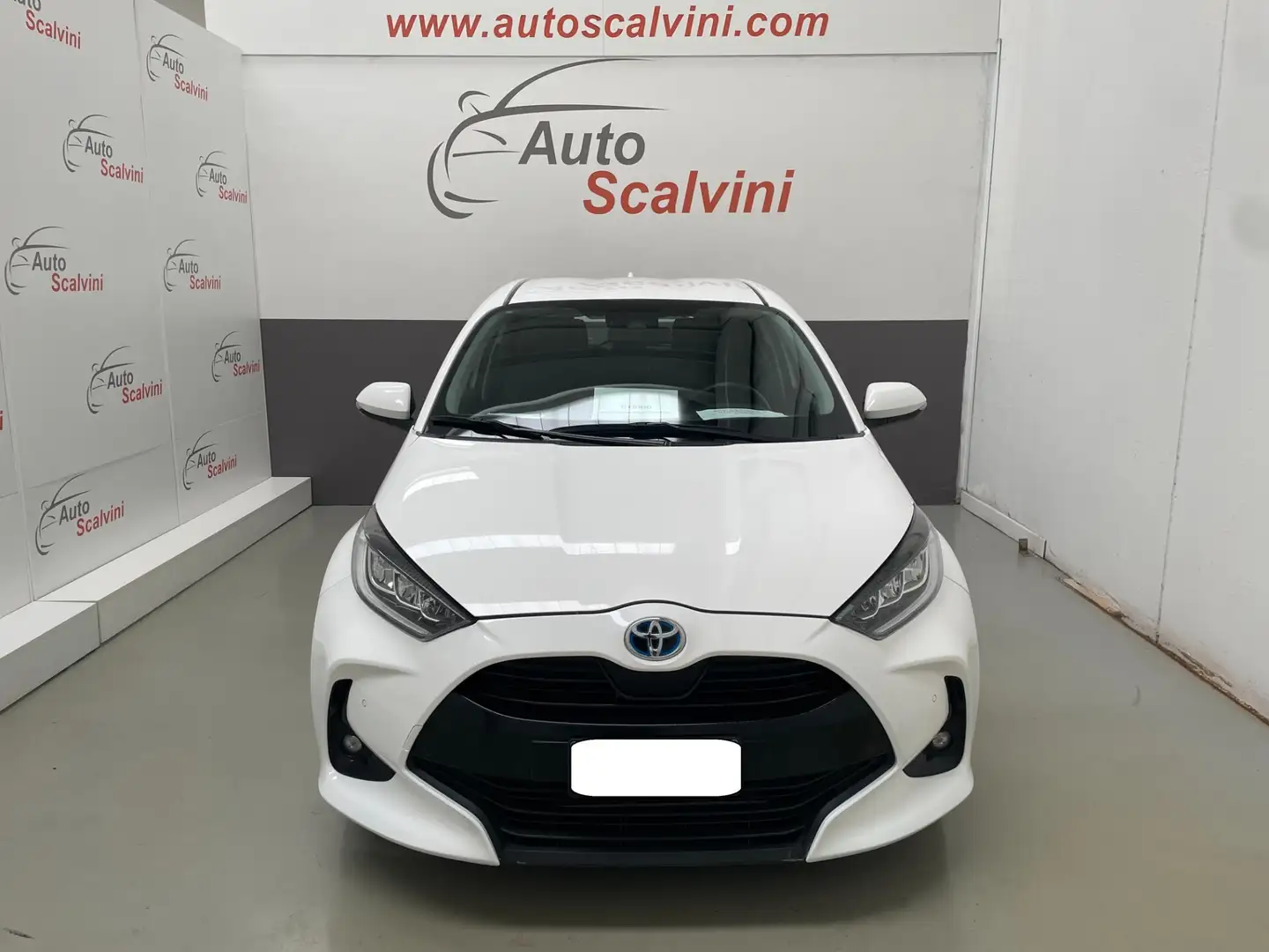 Toyota Yaris 1.5 Hybrid 92CV 5 porte Trend Bianco - 2