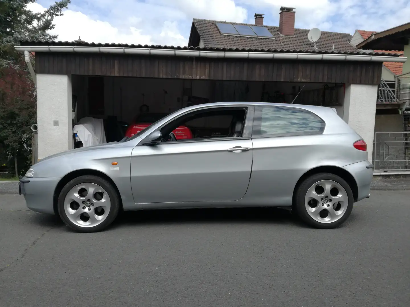 Alfa Romeo 147 147 1.6 Twin Spark Distinctive Silber - 1