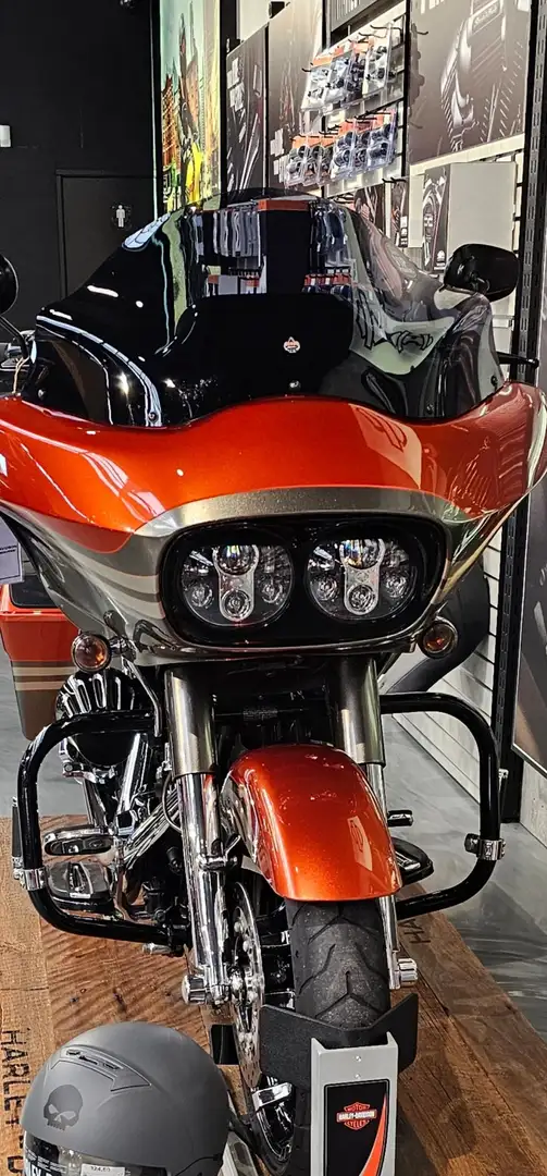 Harley-Davidson Road Glide CVO Road Glide Custom Oranje - 2