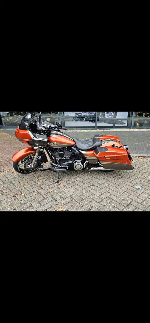 Harley-Davidson Road Glide CVO Road Glide Custom Oranje - 1
