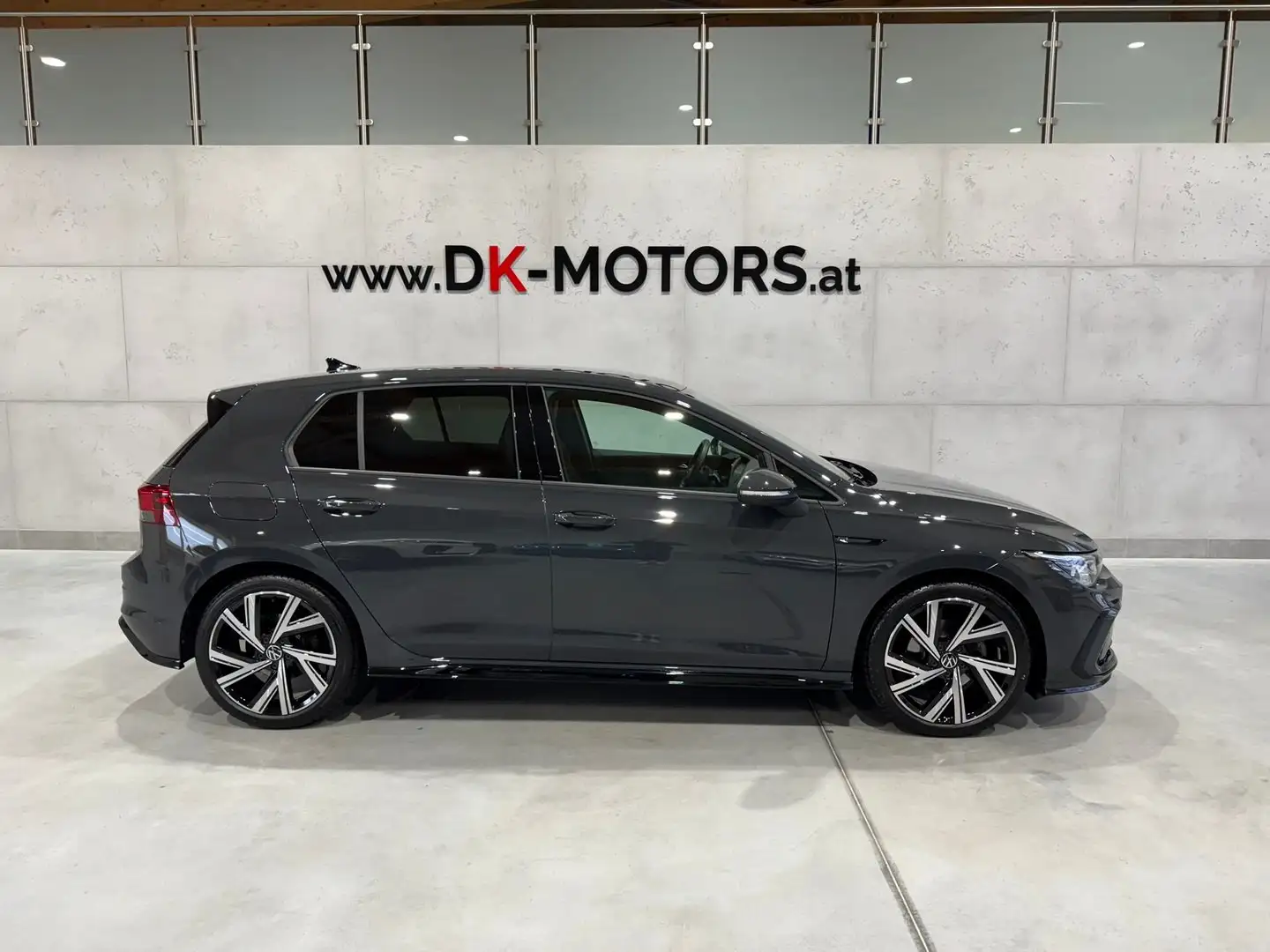 Volkswagen Golf 8 R-Line 1,5 TSI / Virtual / LED / ACC / Garantie Grijs - 1
