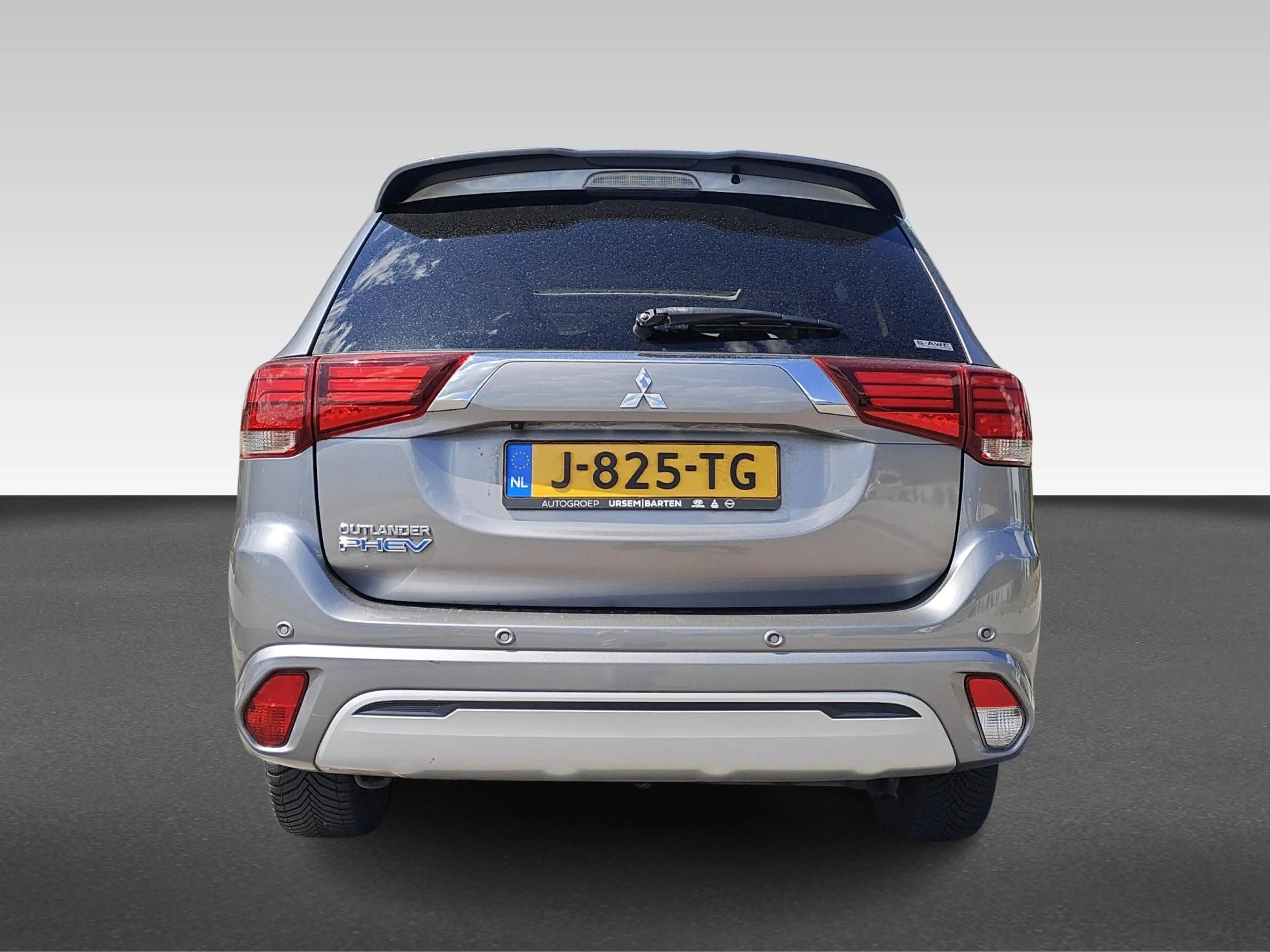 Mitsubishi Outlander 2.4 PHEV Intense+ | Achteruitrijcamera | Apple Car — photo 10