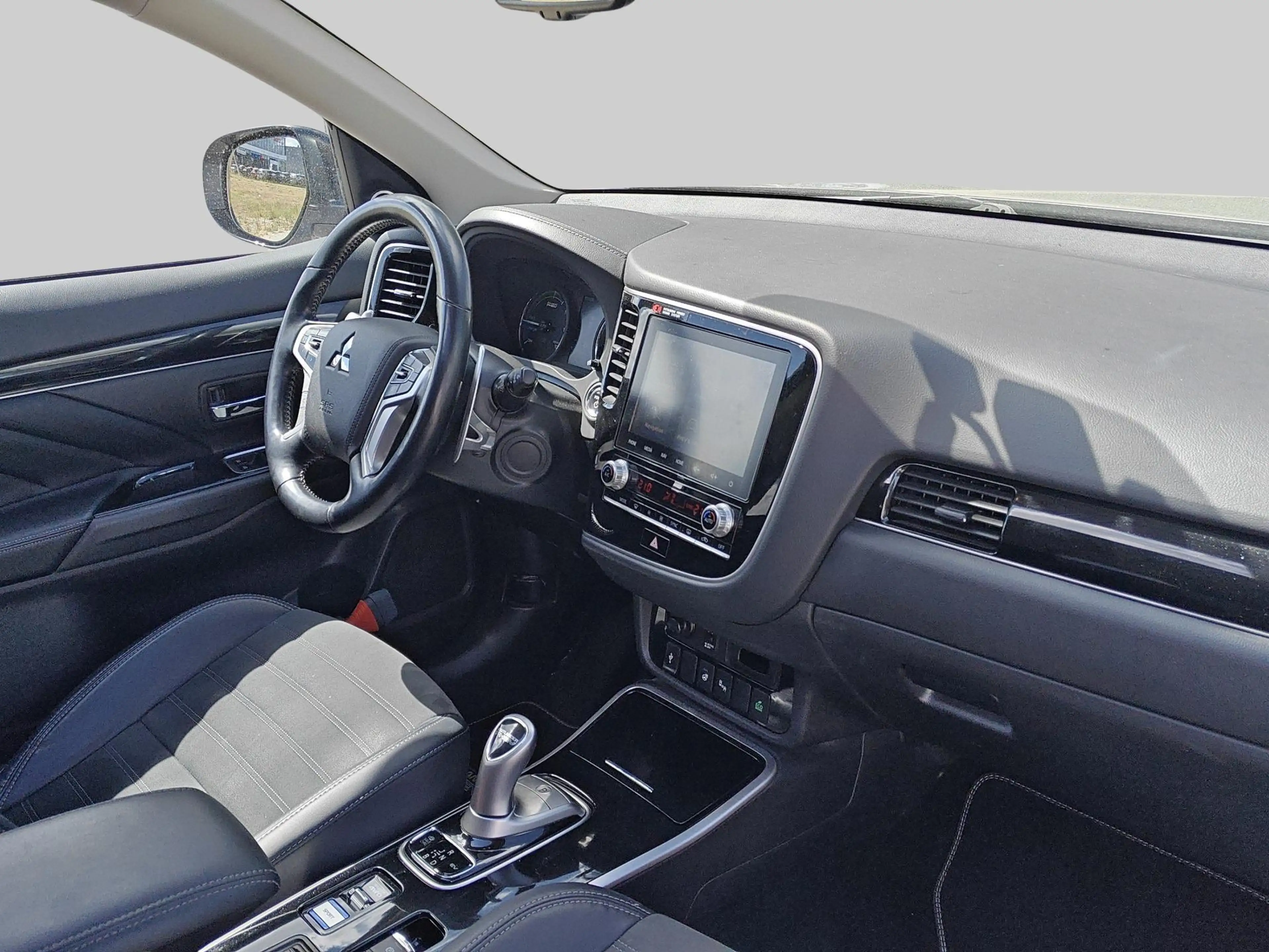 Mitsubishi Outlander 2.4 PHEV Intense+ | Achteruitrijcamera | Apple Car — photo 14