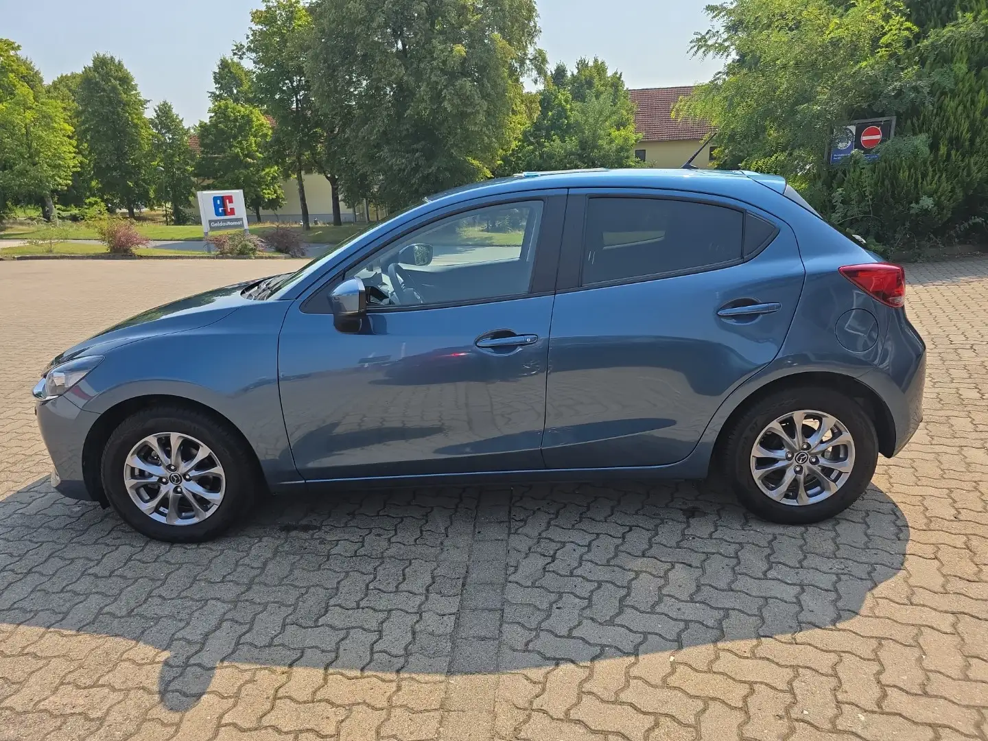 Mazda 2 1.5L SKYACTIV-G (90 hp) M Hybrid 6GS AL-EXCLUSIVE Blau - 2
