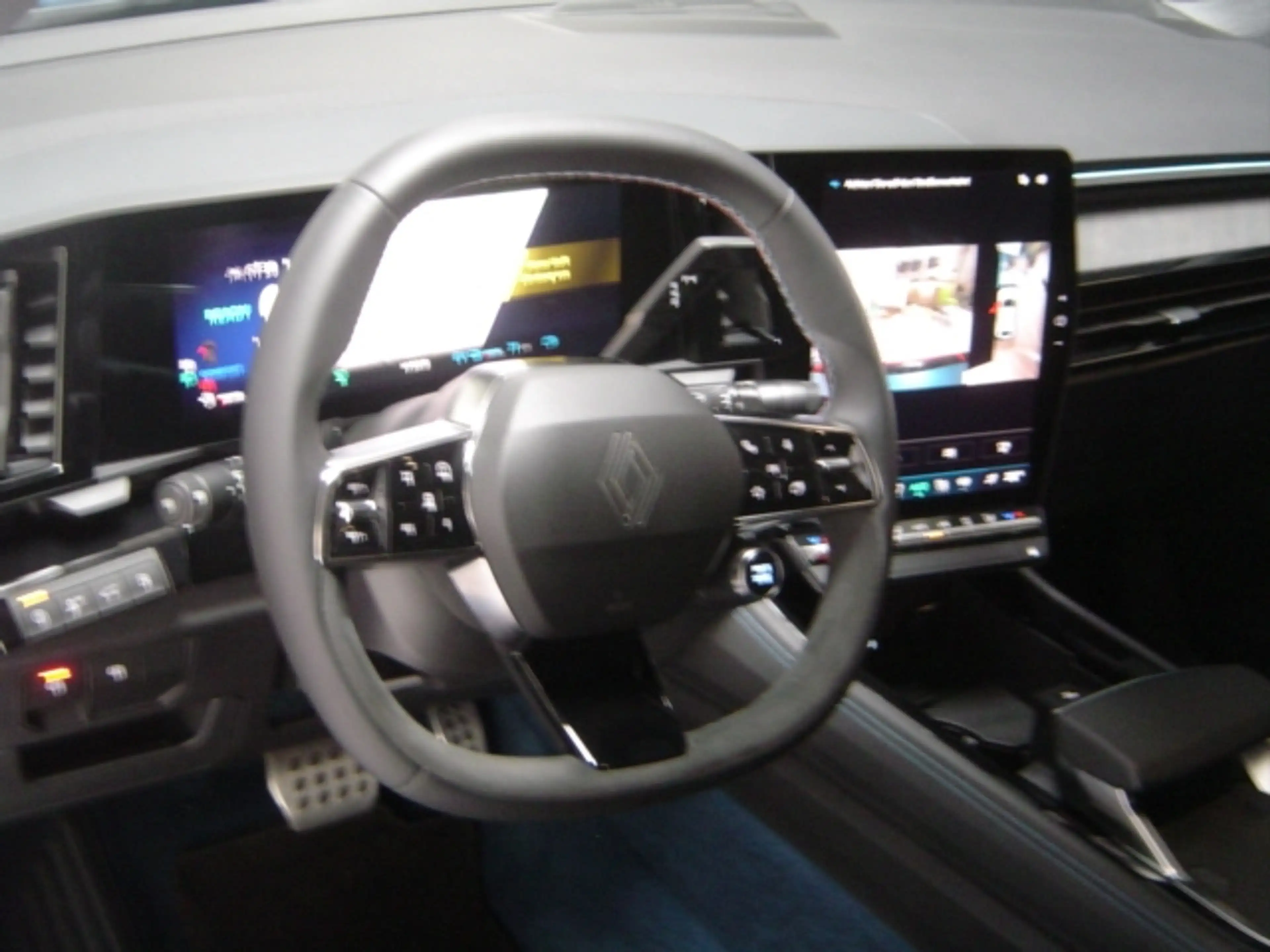 Renault Rafale 300 E-Tech Plug-in Hybrid 4x4 Atelier Alpine AD Pa — photo 12