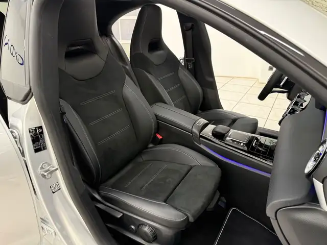 Mercedes-Benz Cla view 11