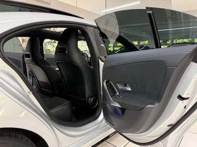 Mercedes-Benz Cla view 9