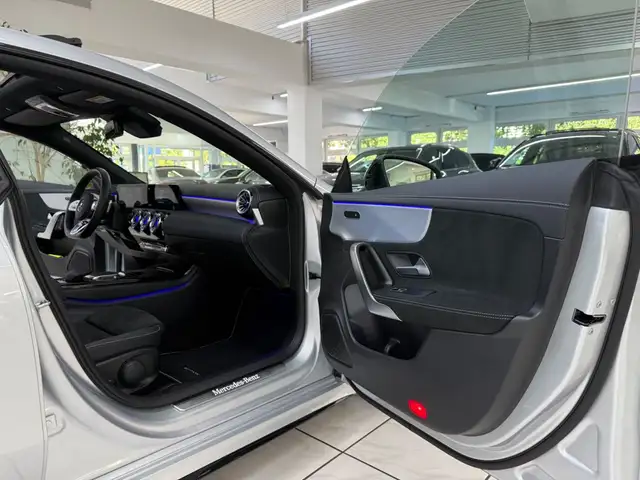 Mercedes-Benz Cla view 8