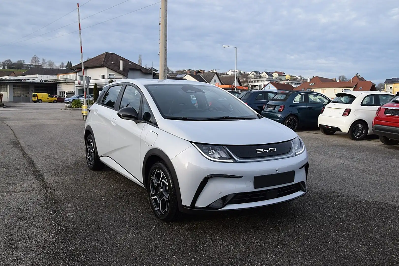 BYD Dolphin 60,4 kWh Comfort *Lagerfahrzeug* Weiß - 2