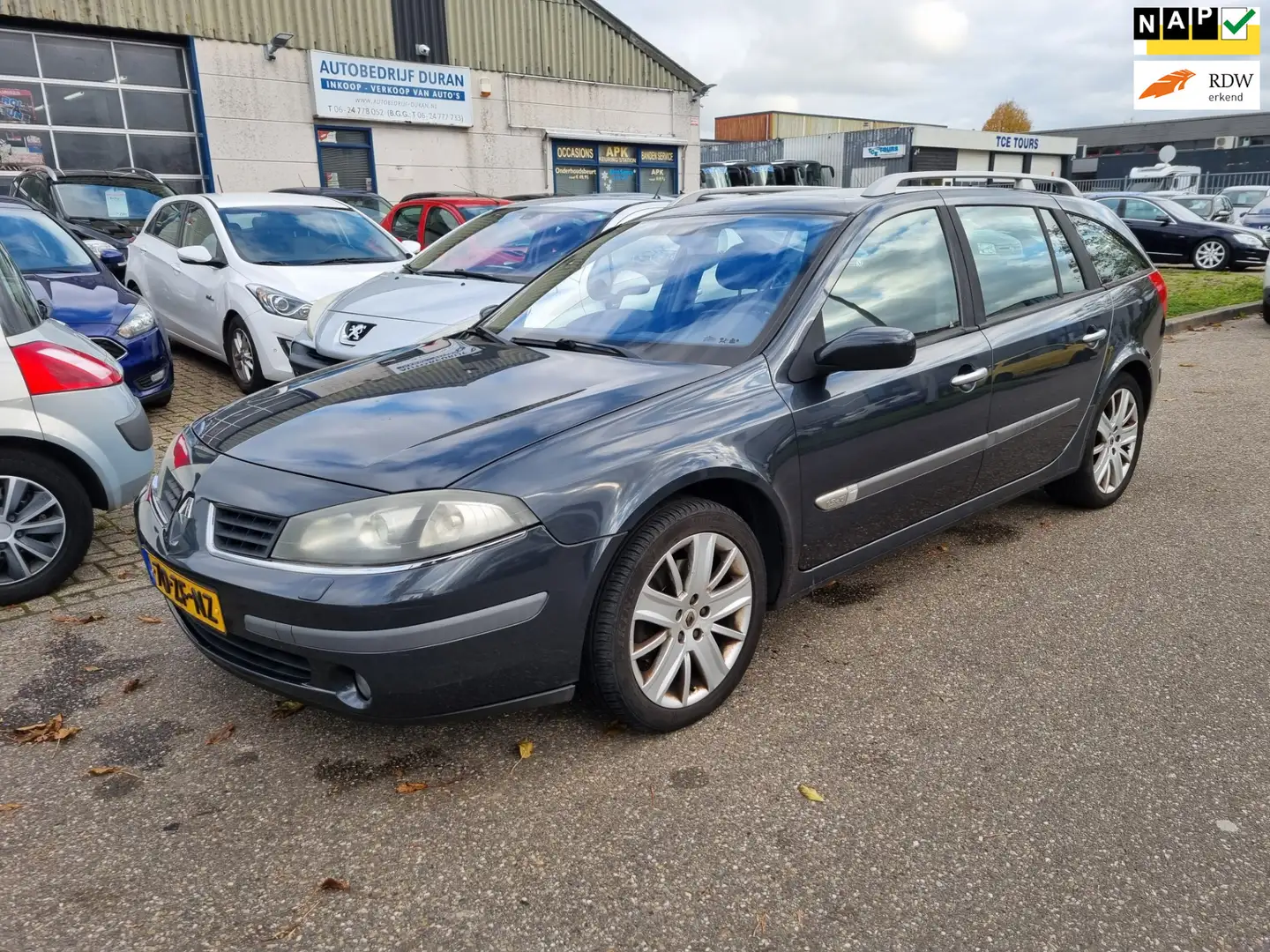 Renault Laguna Grand Tour 1.9 dCi Tech Line 96kw Bj:2008 NAP! Grijs - 1