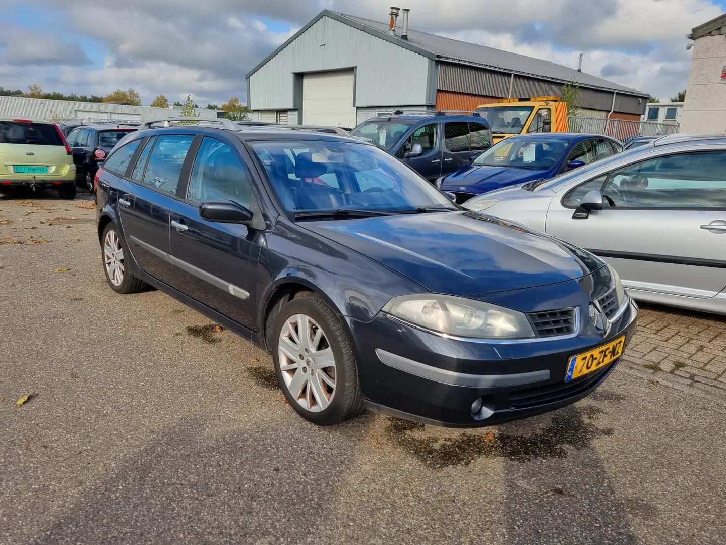 Renault Laguna Grand Tour 1.9 dCi Tech Line 96kw Bj:2008 NAP! Grijs - 2