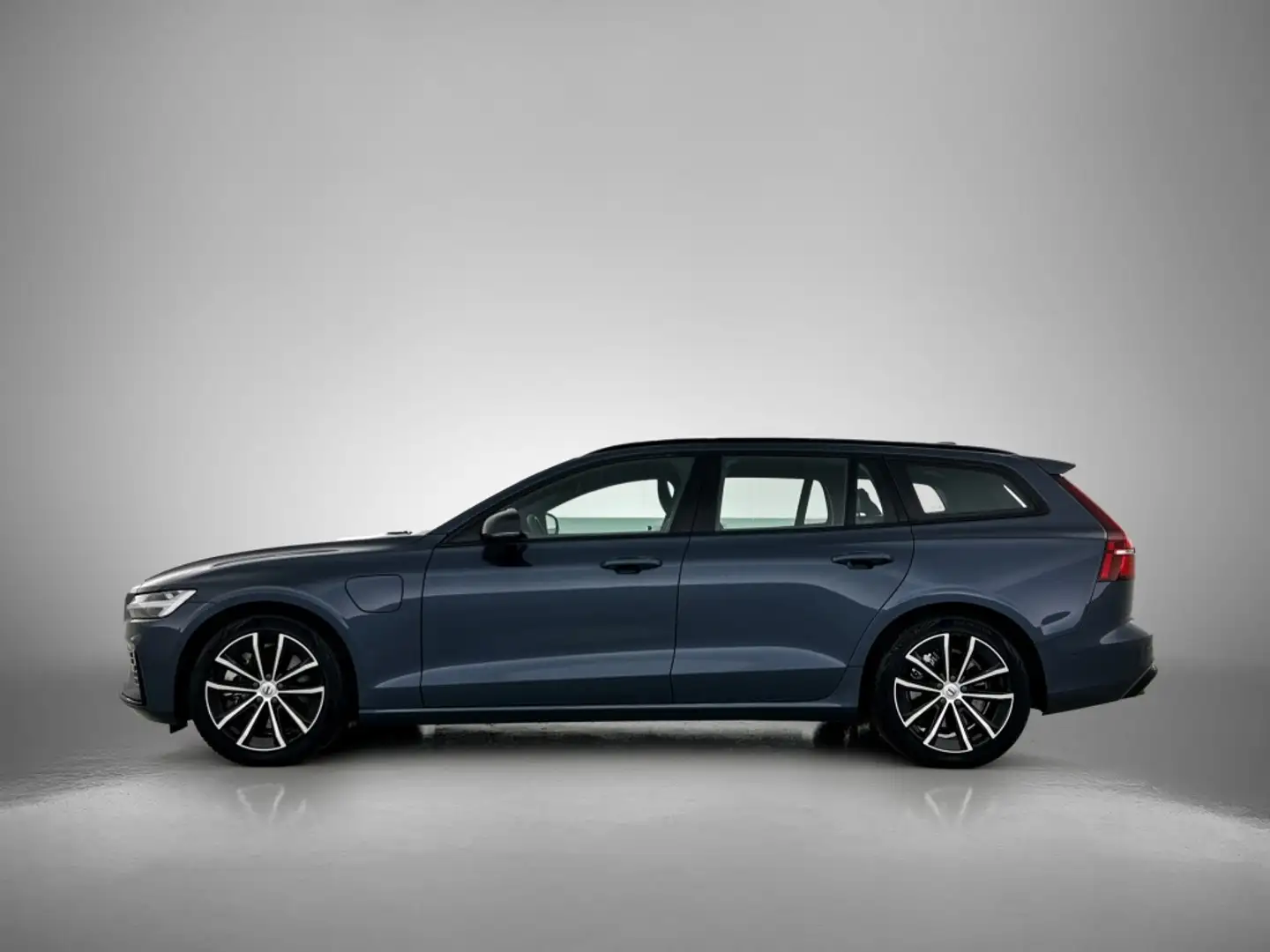 Volvo V60 2.0 T6 AWD Plus Dark | Pano dak | trekhaak Blauw - 2