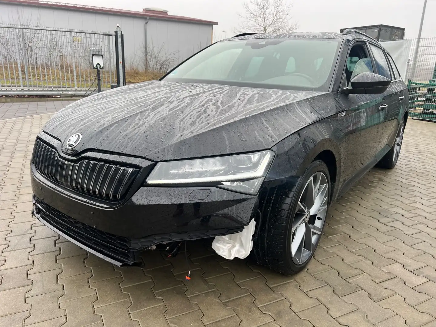 Skoda Superb Combi Sportline iV Noir - 1