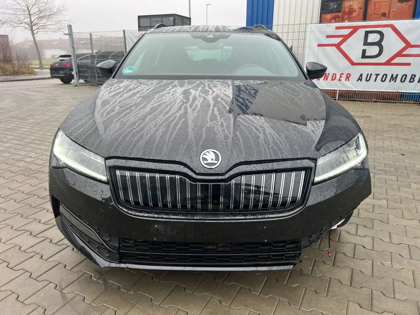 Skoda Superb Combi Sportline iV Noir - 2