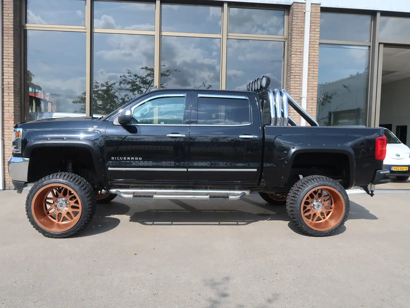 Chevrolet Silverado 4WD LTZ Crewcab High Mountain 3500Kg Trekhaak Чорний - 2