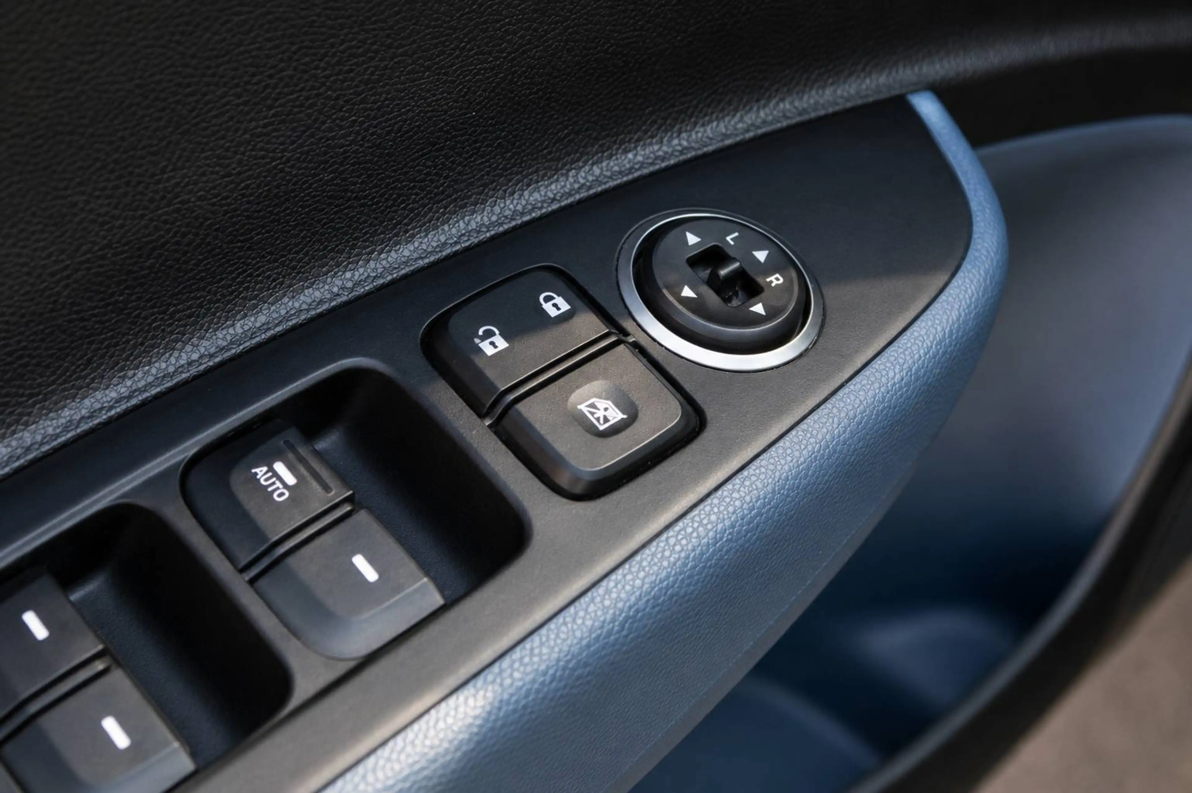 Hyundai i10 - 1.2i Trend - Pano - Heated Seats - Clim - Cruise Control — photo 12