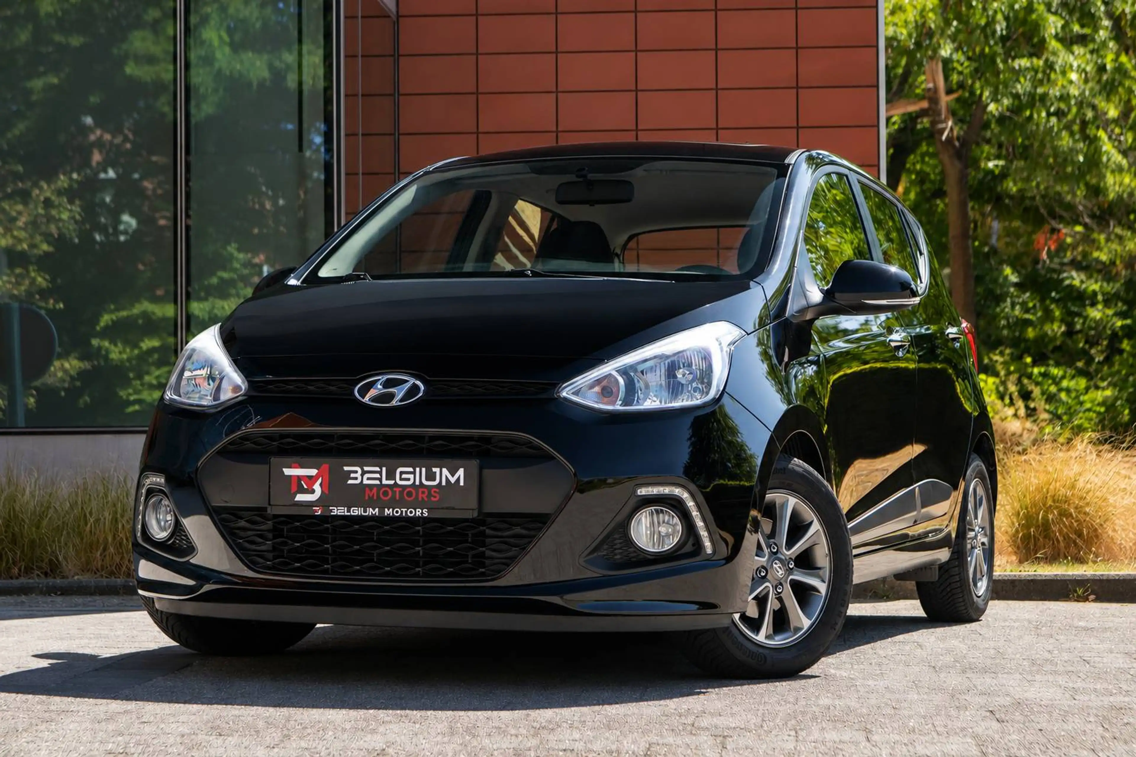 Hyundai i10 - 1.2i Trend - Pano - Heated Seats - Clim - Cruise Control
