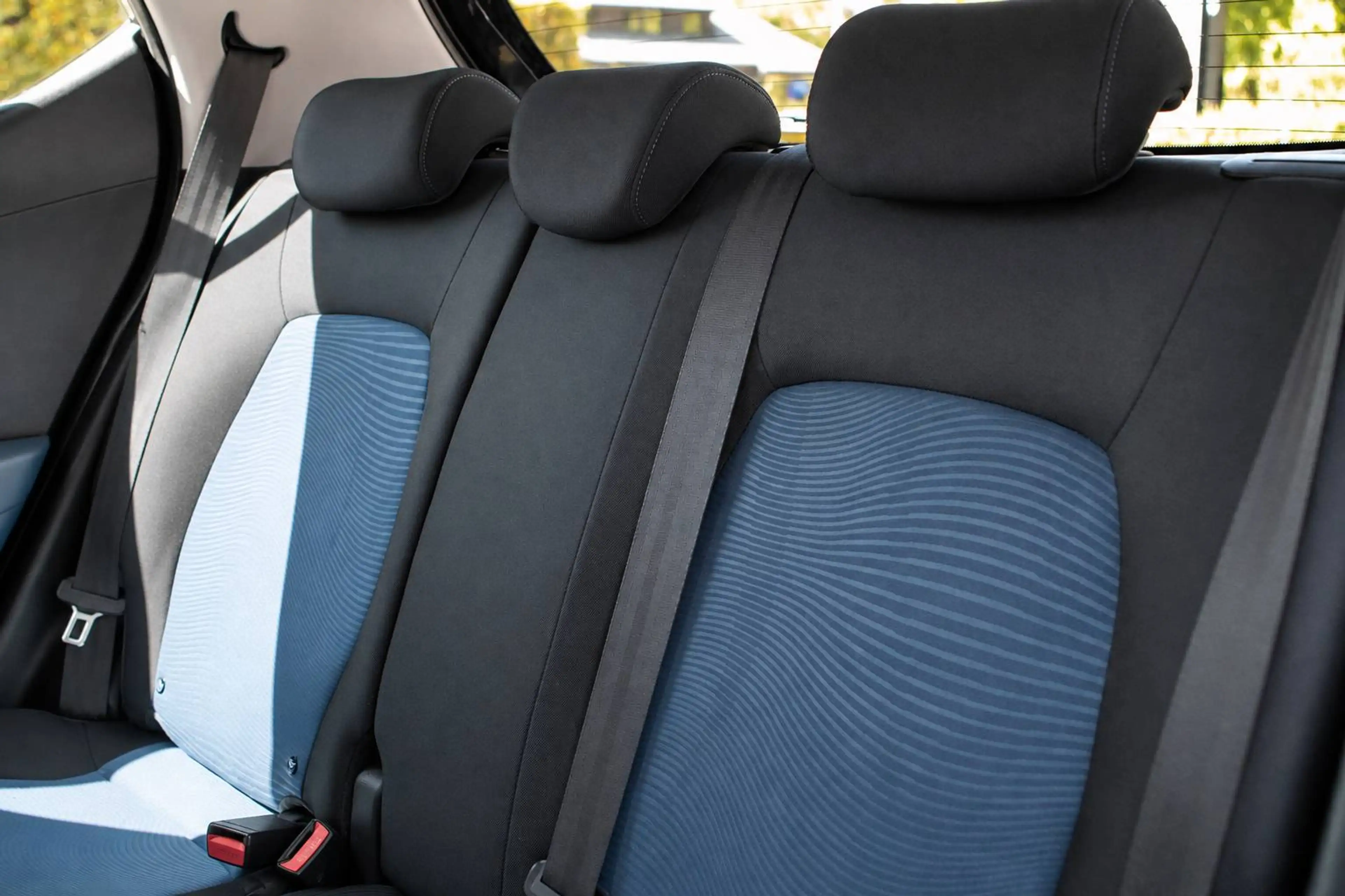 Hyundai i10 - 1.2i Trend - Pano - Heated Seats - Clim - Cruise Control — photo 15