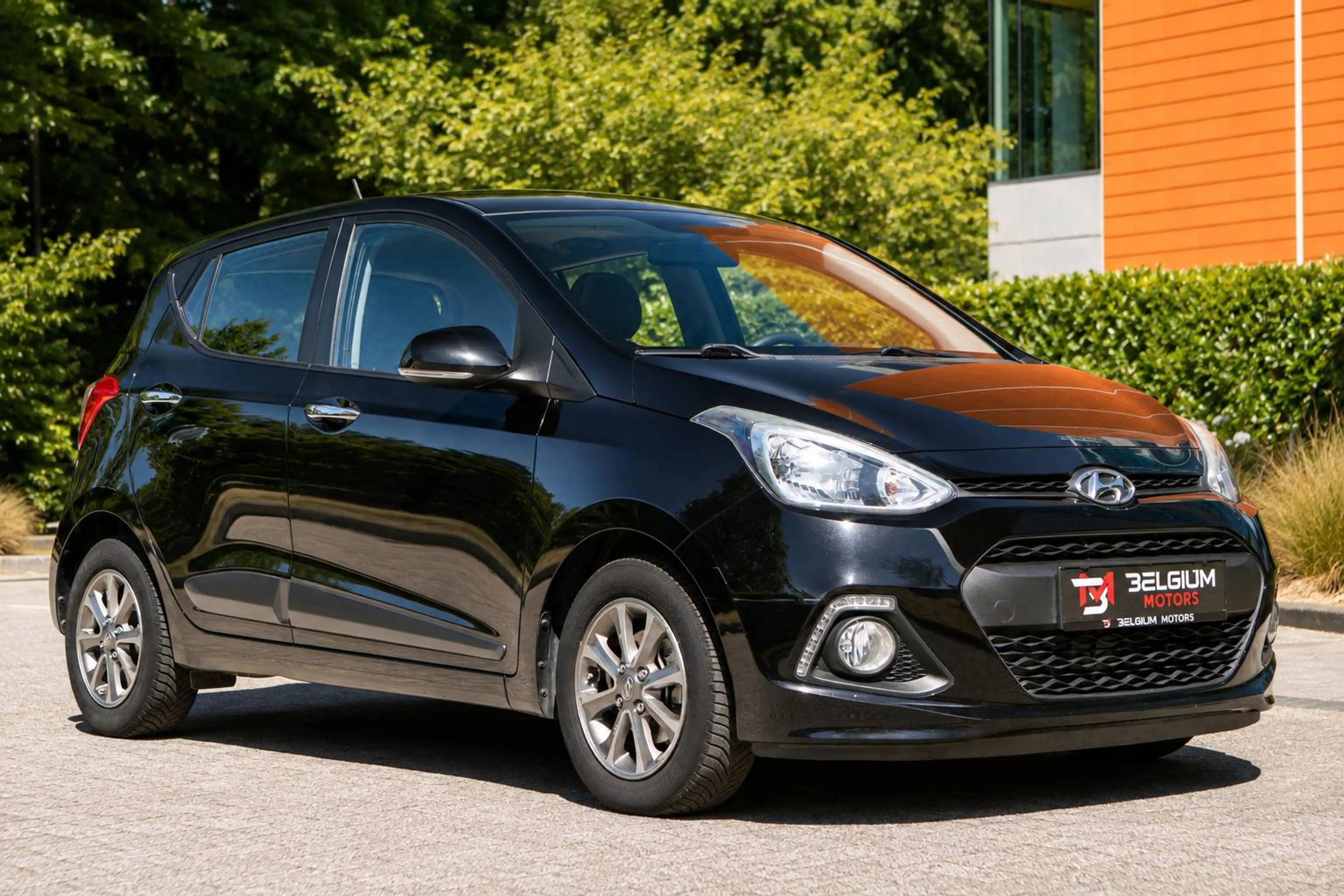 Hyundai i10 - 1.2i Trend - Pano - Heated Seats - Clim - Cruise Control — photo 8
