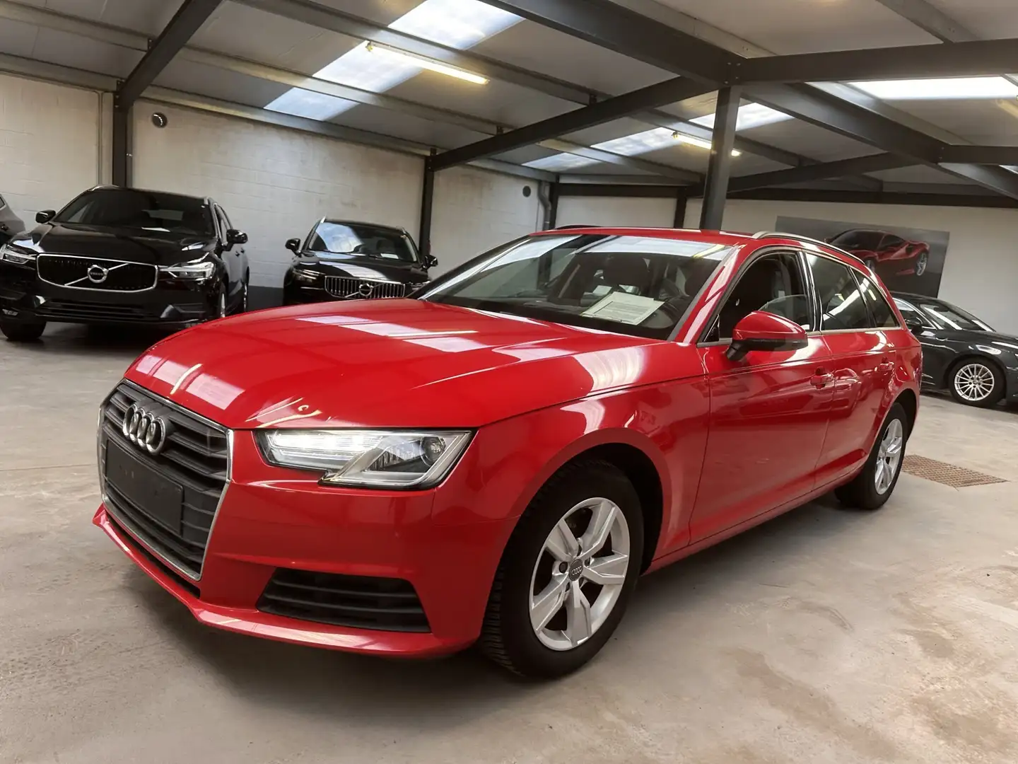 Audi A4 Avant 2.0 TFSI CNG Design Rood - 1
