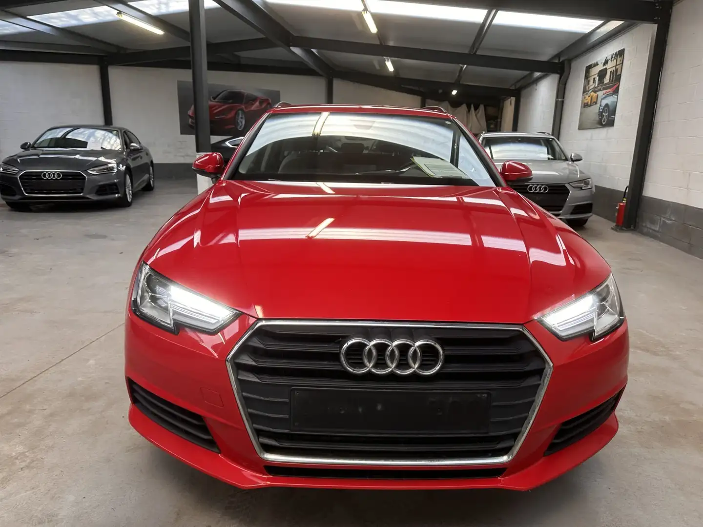 Audi A4 Avant 2.0 TFSI CNG Design Rood - 2