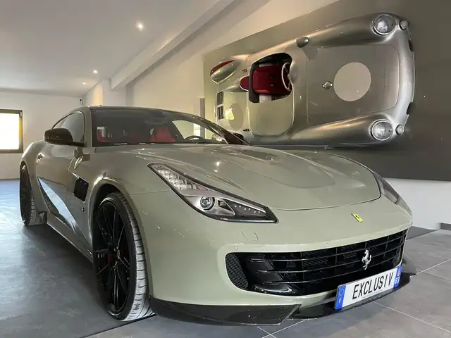 Ferrari GTC4 Lusso V12 6.3 690CH