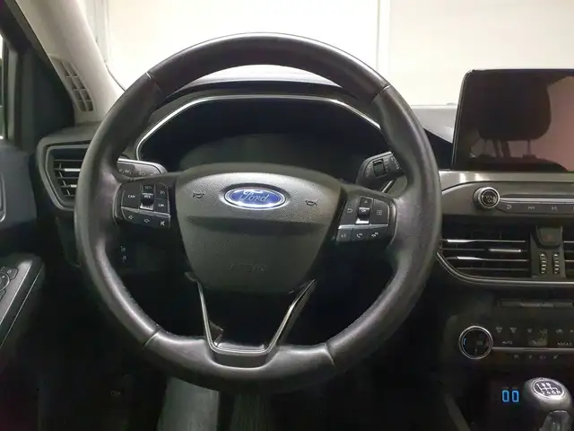 Ford Focus view 7