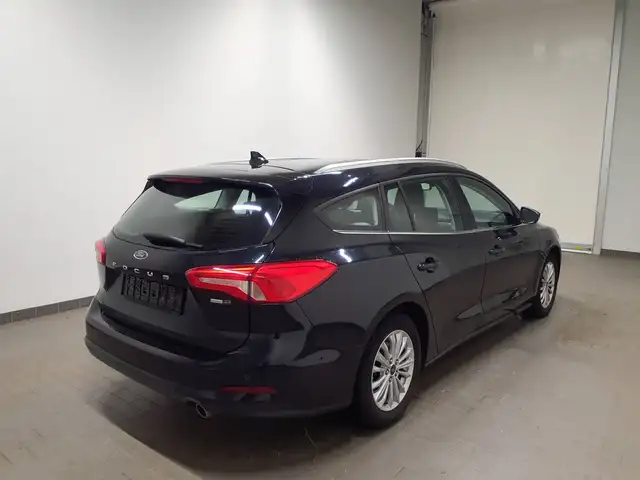 Ford Focus view 4