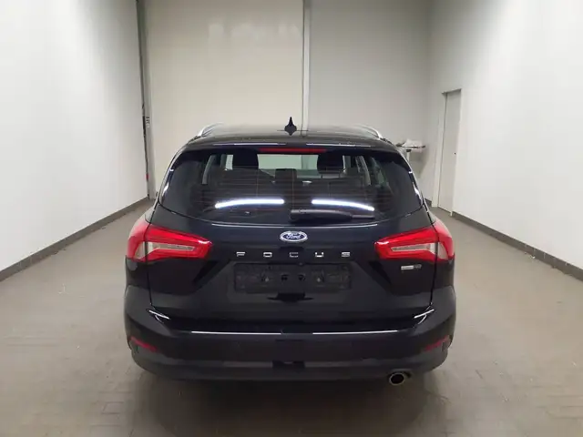 Ford Focus view 5