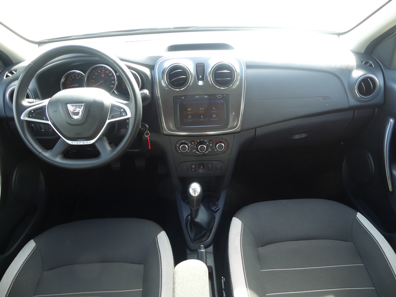 Dacia Sandero Stepway II 1.0 TCE Prestige Navi PDC USB — photo 9