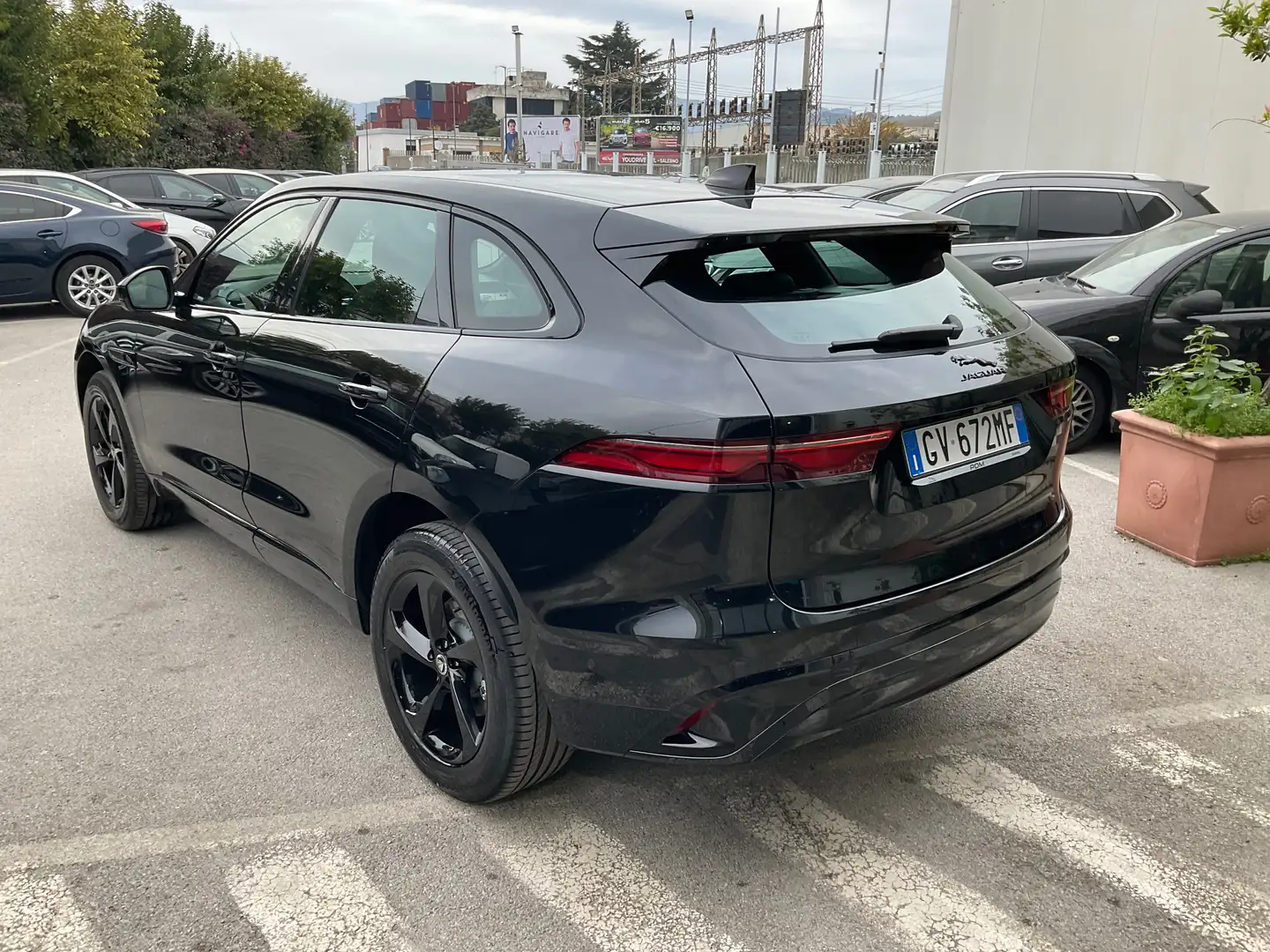 Jaguar F-Pace F-Pace 2.0d i4 mhev R-Dynamic Black awd 163cv auto Noir - 2