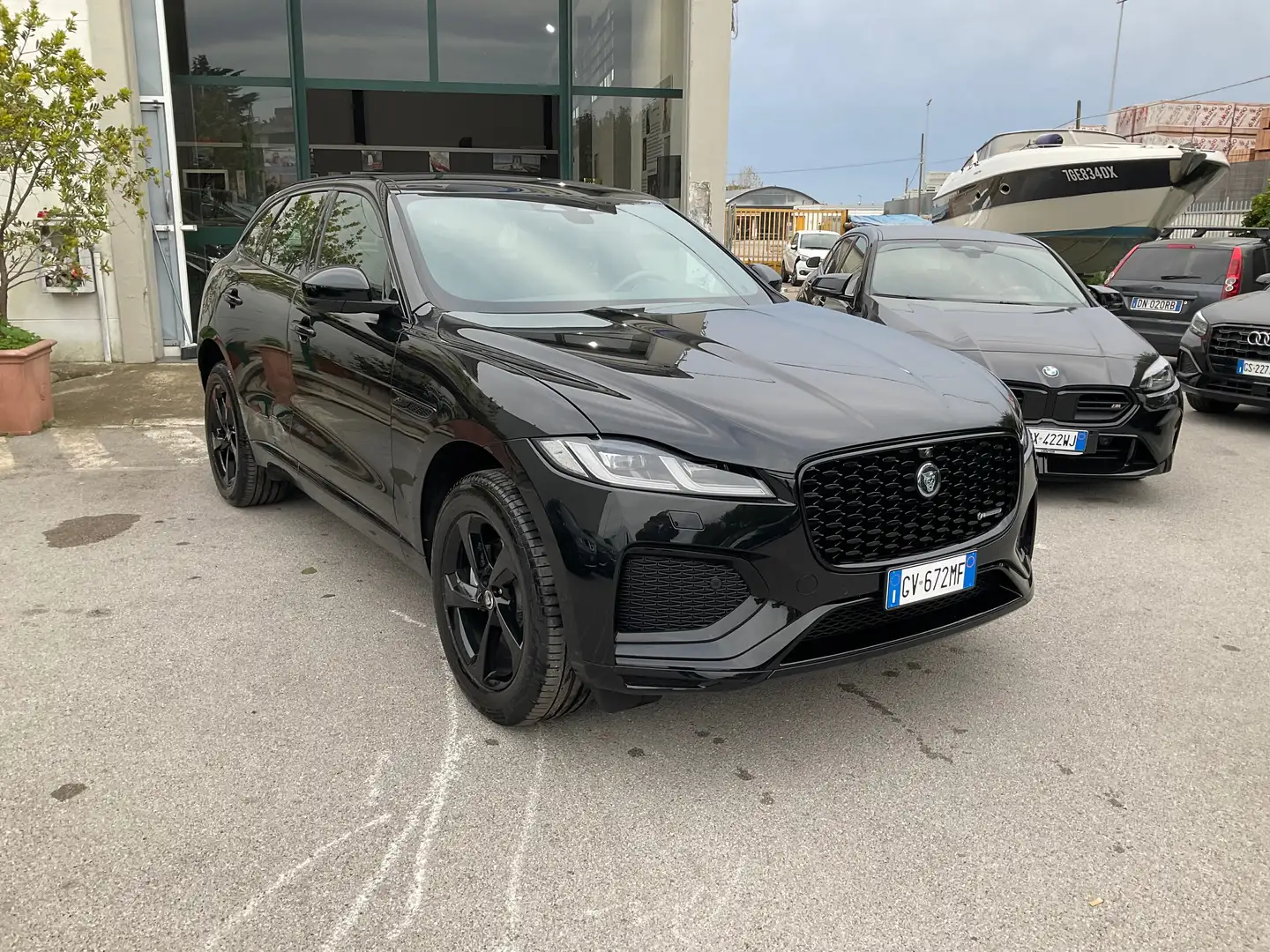Jaguar F-Pace F-Pace 2.0d i4 mhev R-Dynamic Black awd 163cv auto Noir - 1