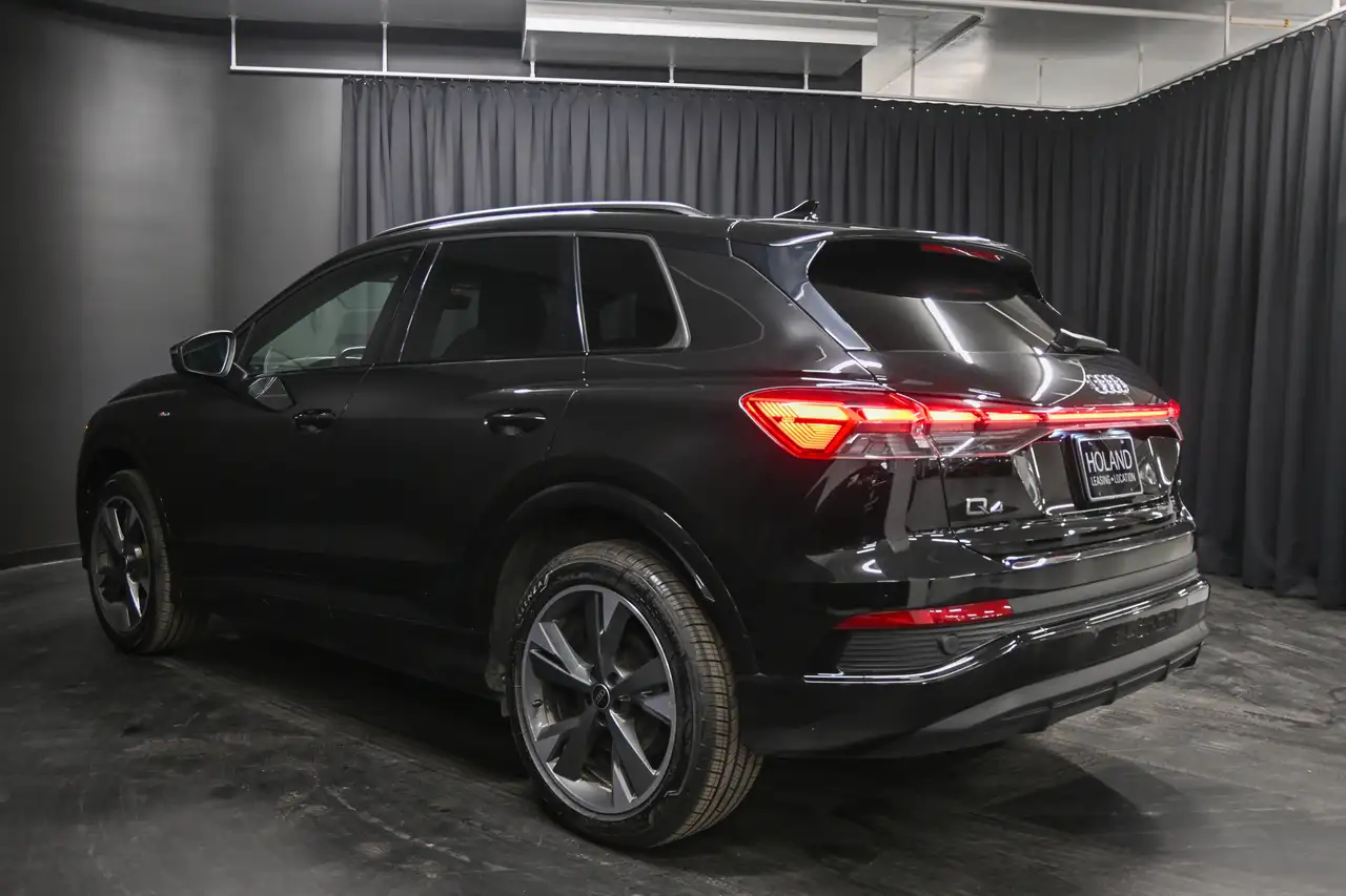 Audi Q4 e-tron снимка Audi Q4 e-tron