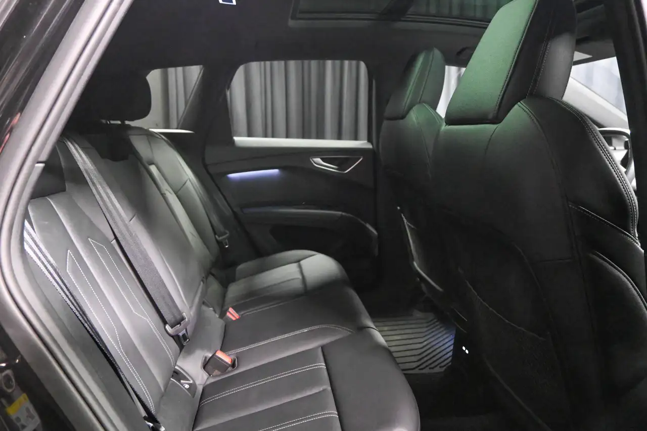 Audi Q4 e-tron снимка Audi Q4 e-tron